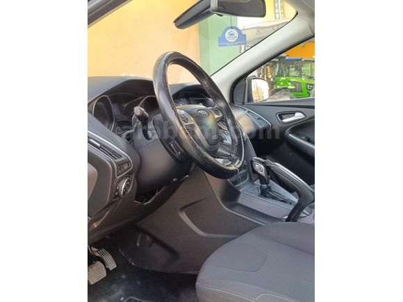 Galeriden Ford Focus 1.6 Ti-VCT Titanium 2012 Model Van