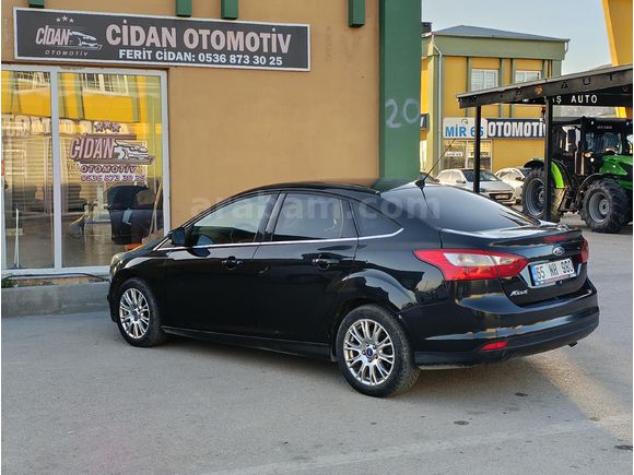 Galeriden Ford Focus 1.6 Ti-VCT Titanium 2012 Model Van