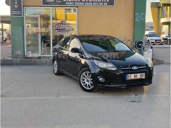 Galeriden Ford Focus 1.6 Ti-VCT Titanium 2012 Model Van