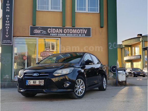 Galeriden Ford Focus 1.6 Ti-VCT Titanium 2012 Model Van