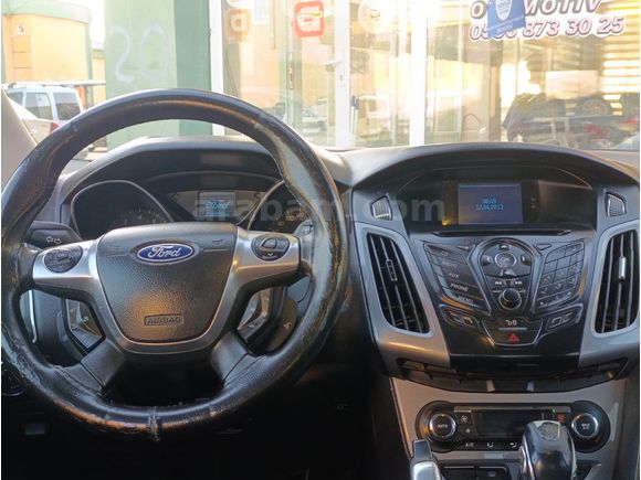 Galeriden Ford Focus 1.6 Ti-VCT Titanium 2012 Model Van