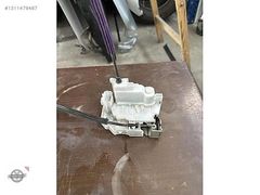 Fiat egea sağ ön kapı kilidi 519839440