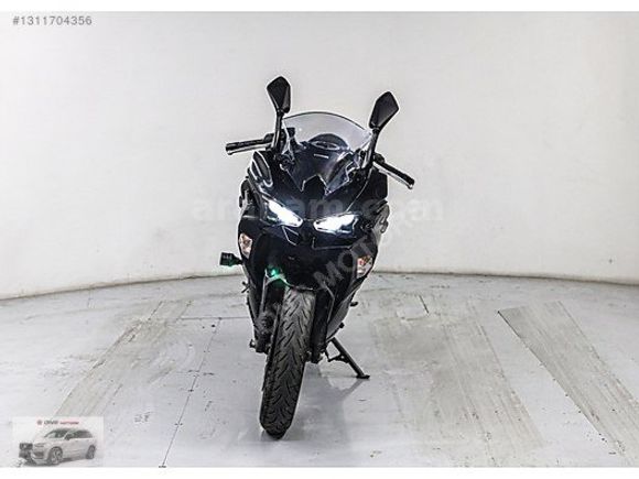 Galeriden Kawasaki Ninja 500 2024 Model İstanbul 11.000 km Siyah