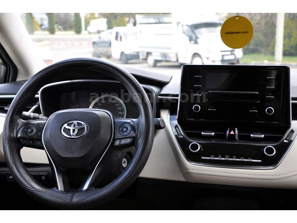 BİLENLER OTO'DAN 2019 COROLLA TEMİZ DÜŞÜK KM'Lİ YAKIT CİMRİSİ