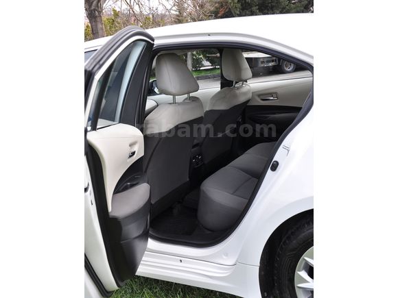 BİLENLER OTO'DAN 2019 COROLLA TEMİZ DÜŞÜK KM'Lİ YAKIT CİMRİSİ