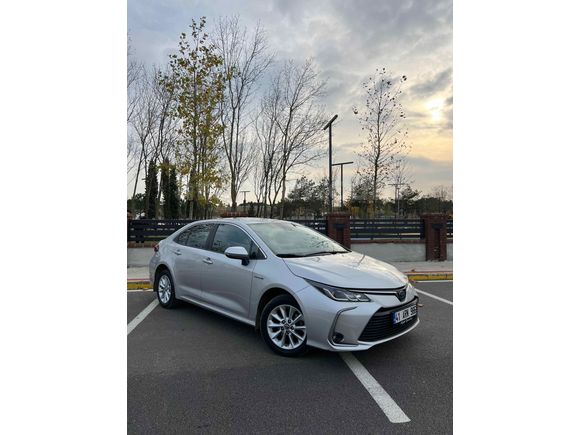 TEMİZ TOYOTA COROLLA HİBRIT 2019 