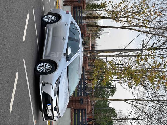 TEMİZ TOYOTA COROLLA HİBRIT 2019 