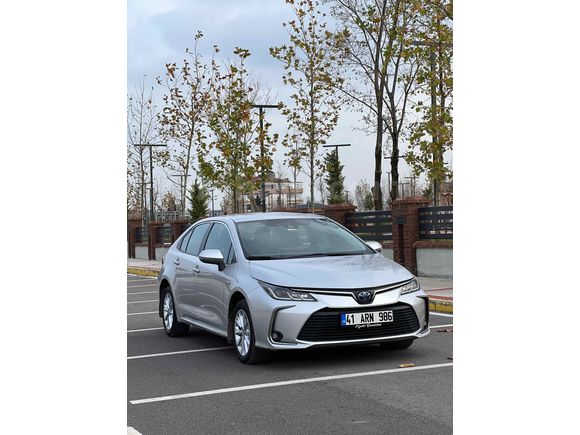 TEMİZ TOYOTA COROLLA HİBRIT 2019 