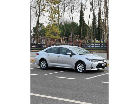 TEMİZ TOYOTA COROLLA HİBRIT 2019 