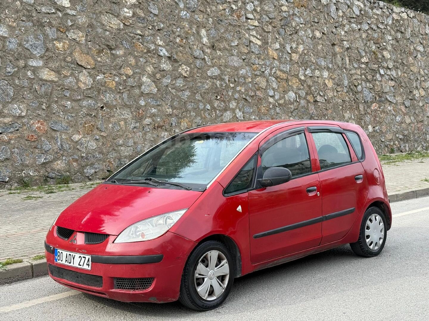 Galeriden Mitsubishi Colt 1.1 Inform 2005 Model Kocaeli 254.000 km Kırmızı 2