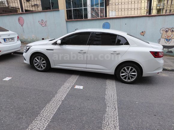 Sahibinden Renault Megane 1.5 Blue DCI Touch 2019 Model  94.000 km Beyaz