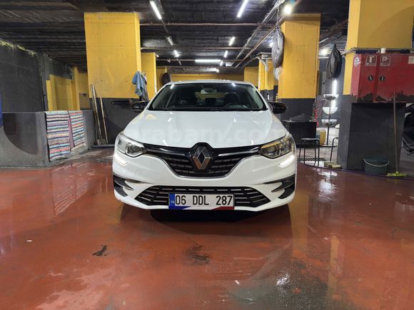 Sahibinden Renault Megane 1.3 TCe Joy Comfort 2022 Model 
