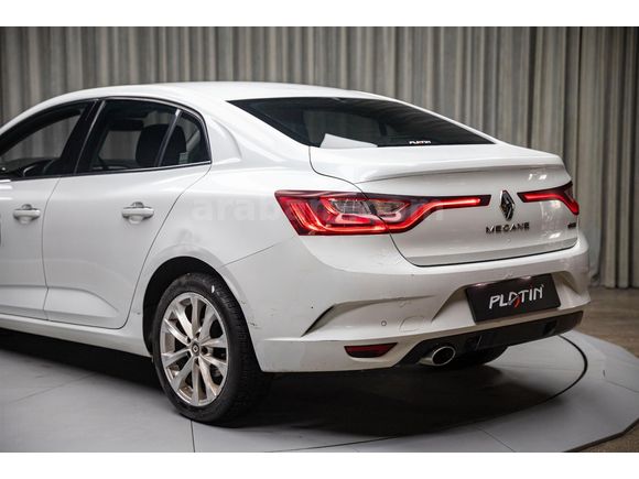 2018 RENAULT MEGANE 1.2 TCE ICON