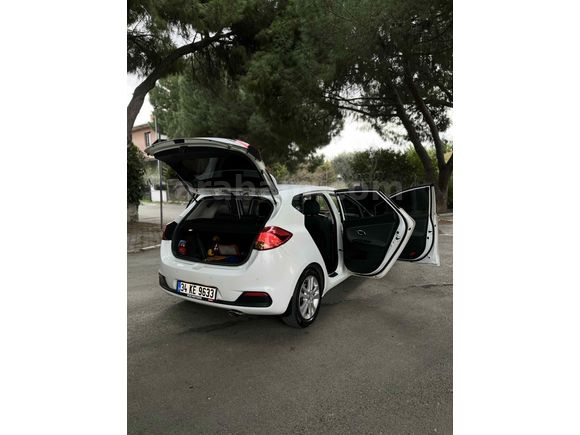 Sahibinden Kia Ceed 1.6 CRDi Comfort 2015 Model 