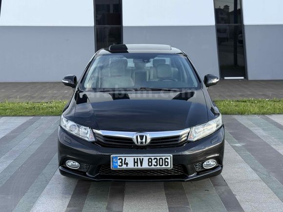 Honda Civic 1.6i VTEC Eco Elegance 2012 Model  168.000 KM