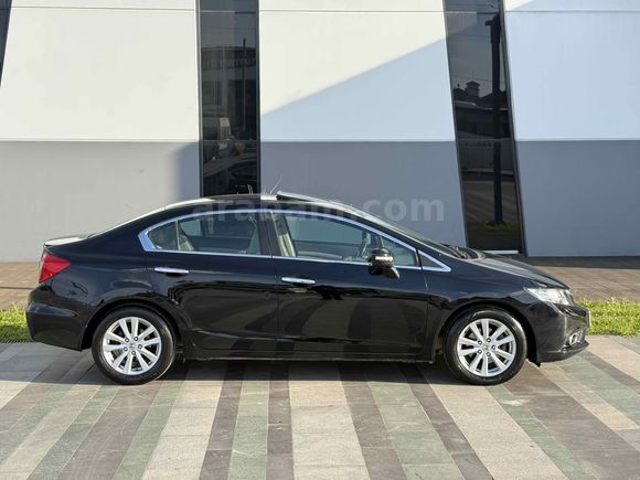 Honda Civic 1.6i VTEC Eco Elegance 2012 Model  168.000 KM