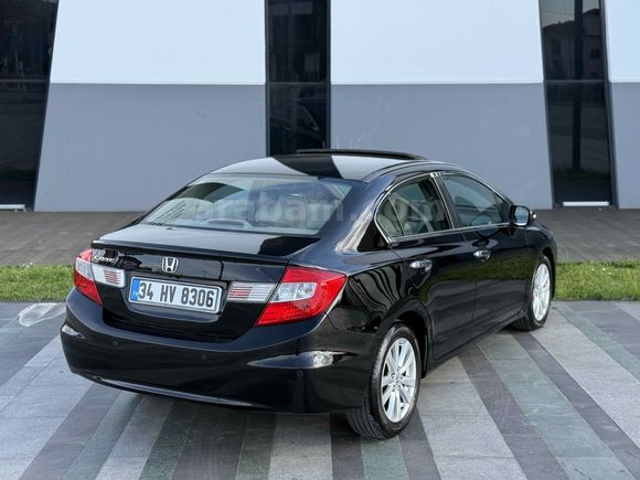 Honda Civic 1.6i VTEC Eco Elegance 2012 Model  168.000 KM
