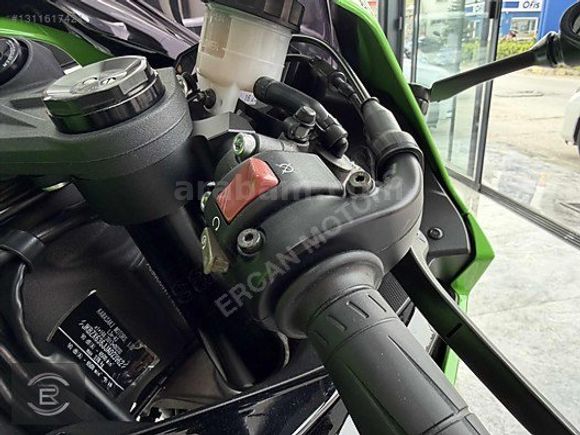 Galeriden Kawasaki Ninja ZX 6R 2025 Model Balıkesir 8.000 km Yeşil
