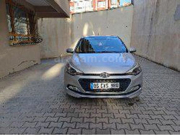 Sahibinden Hyundai i20 1.4 MPI Style 2017 Model