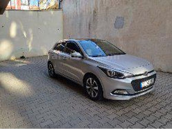 Sahibinden Hyundai i20 1.4 MPI Style 2017 Model
