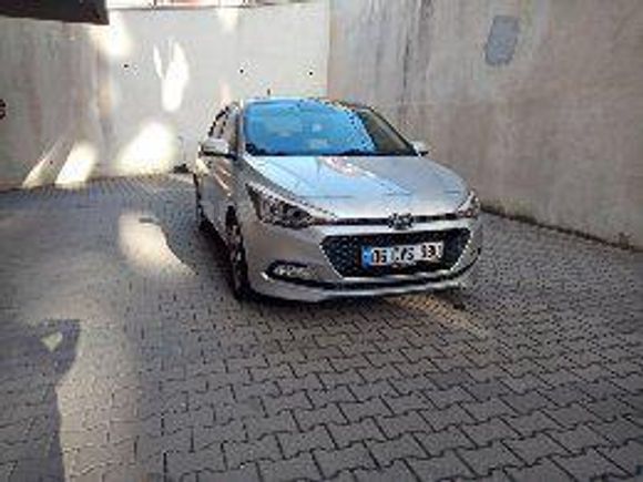 Sahibinden Hyundai i20 1.4 MPI Style 2017 Model