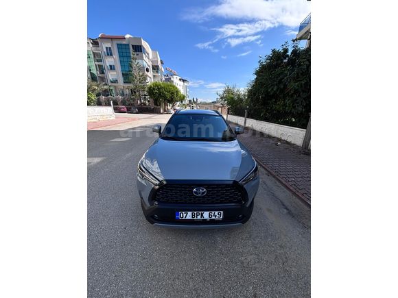 Sahibinden Toyota Corolla Cross 1.8 Hybrid Flame X-Pack 2024 Model