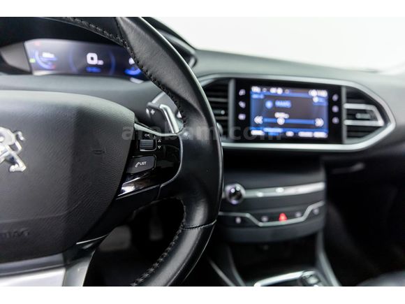 Sahibinden Peugeot 308 1.2 PureTech Style Tech 2020 Model