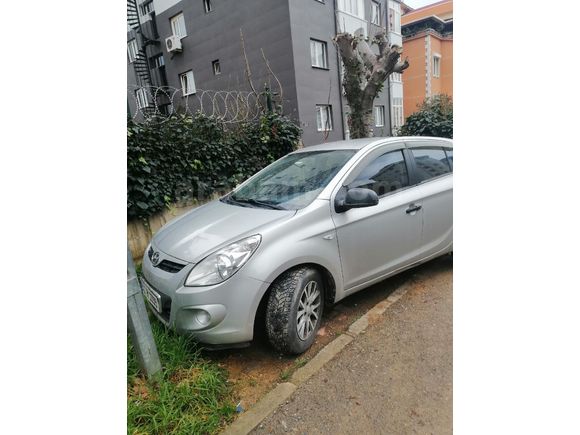 Sahibinden Hyundai i20 1.4 CVVT Team 2012 Model  180.000 km Gri