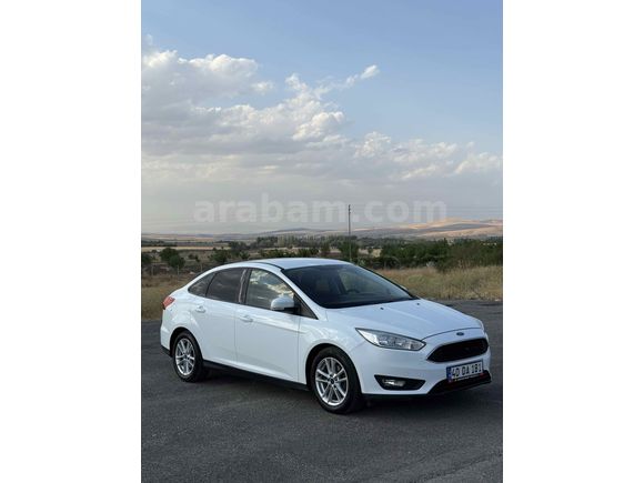 Sahibinden Ford Focus 1.6 TDCi Trend X 2015 Model  212000 km Beyaz