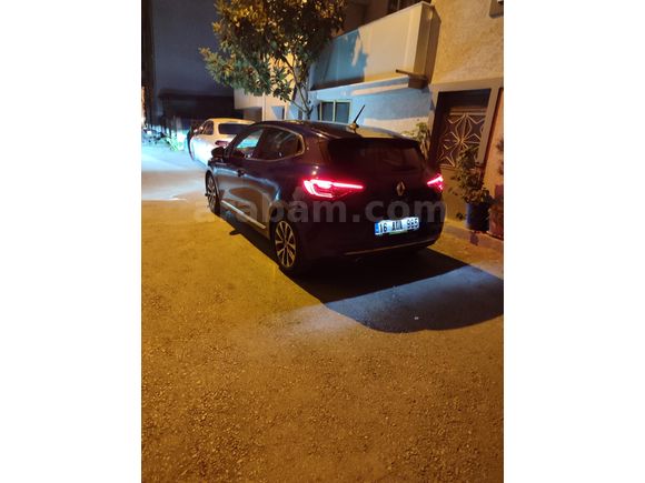 Sahibinden 2020 Clio Icon   68.000 km Mavi