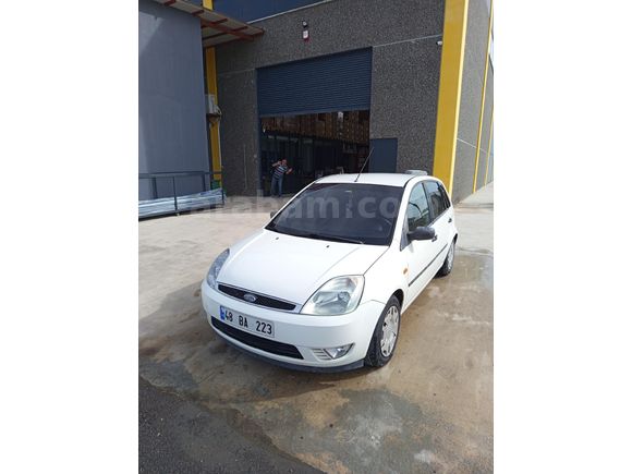 Sahibinden Ford Fiesta 1.4 TDCi Comfort 2005 Model  330.000 km Beyaz