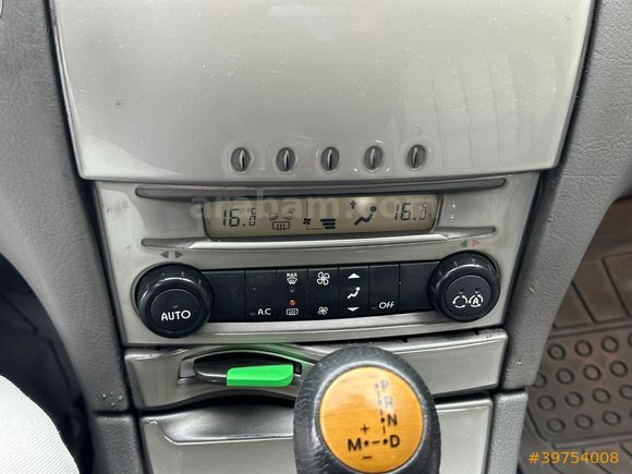 ALTUNER MOTORSDAN 2002 LAGUNA 2.0 PRIVILEGE KONUŞAN PAKET