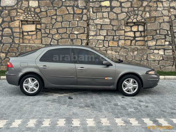 ALTUNER MOTORSDAN 2002 LAGUNA 2.0 PRIVILEGE KONUŞAN PAKET