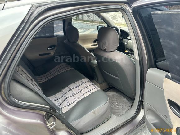 ALTUNER MOTORSDAN 2002 LAGUNA 2.0 PRIVILEGE KONUŞAN PAKET