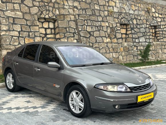 ALTUNER MOTORSDAN 2002 LAGUNA 2.0 PRIVILEGE KONUŞAN PAKET