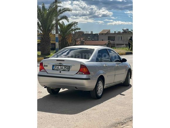 Sahibinden Ford Focus 1.6 Ghia 2004 Model 