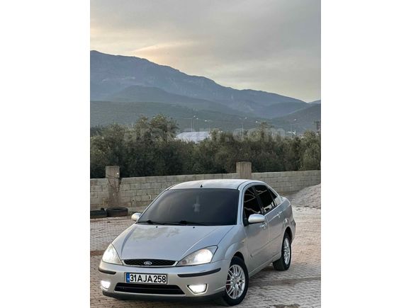 Sahibinden Ford Focus 1.6 Ghia 2004 Model 