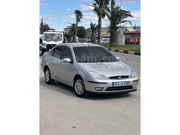 Sahibinden Ford Focus 1.6 Ghia 2004 Model 