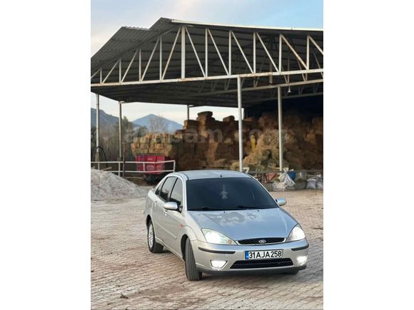 Sahibinden Ford Focus 1.6 Ghia 2004 Model 