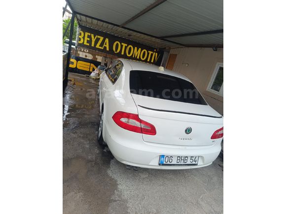 Sahibinden Skoda SuperB 1.6 TDI Elegance 2013 Model  340.000 km Beyaz