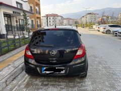 Sahibinden Opel Corsa 1.4boyasız değişensiz tüm ağır bakımları sıvı bakımları yapılmıştır akü yeni muayene 4 aylık)