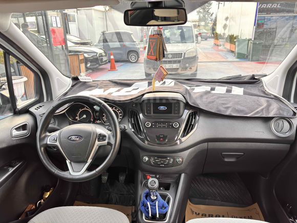 Sahibinden Ford Tourneo Courier 1.5 TDCi Titanium 2020 Model 
