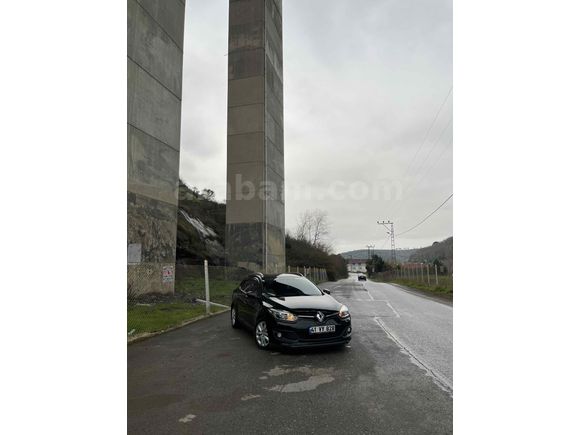 Sahibinden Renault Megane 1.5 dCi Sport Tourer Touch 2014 Model  66.000 km Siyah