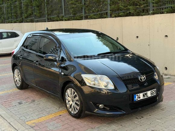 Sahibinden Toyota Auris 1.4 D-4D Comfort 2008 Model 