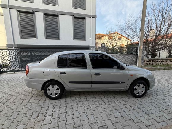Sahibinden Renault Clio 1.4 RNA 2000 Model 