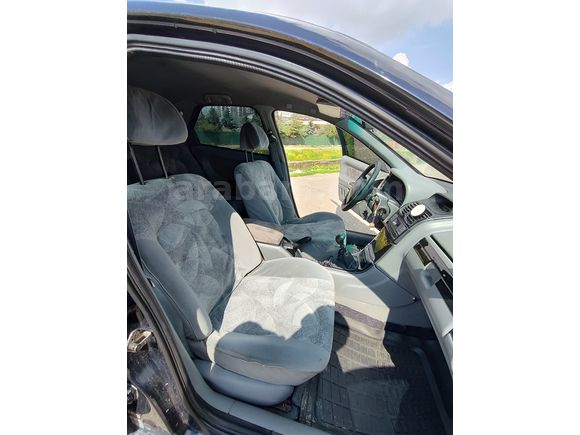 Acil acil Renault Laguna 1.6 RXE 2001 Model 