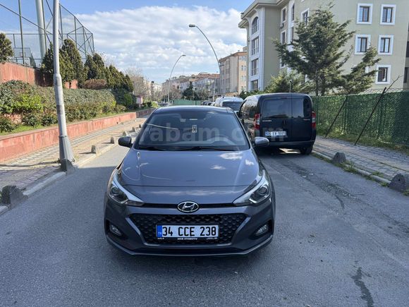 Sahibinden Hyundai i20 1.4 MPI Elite Smart 2019 Model  64.000 km Gri (Gümüş)