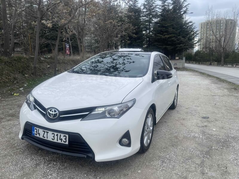 Sahibinden Toyota Auris 1.4 D-4D Active Skypack 2013 Model Ankara 340.000 km Beyaz