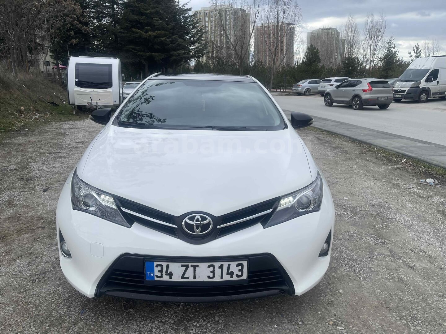 Sahibinden Toyota Auris 1.4 D-4D Active Skypack 2013 Model Ankara 340.000 km Beyaz 3