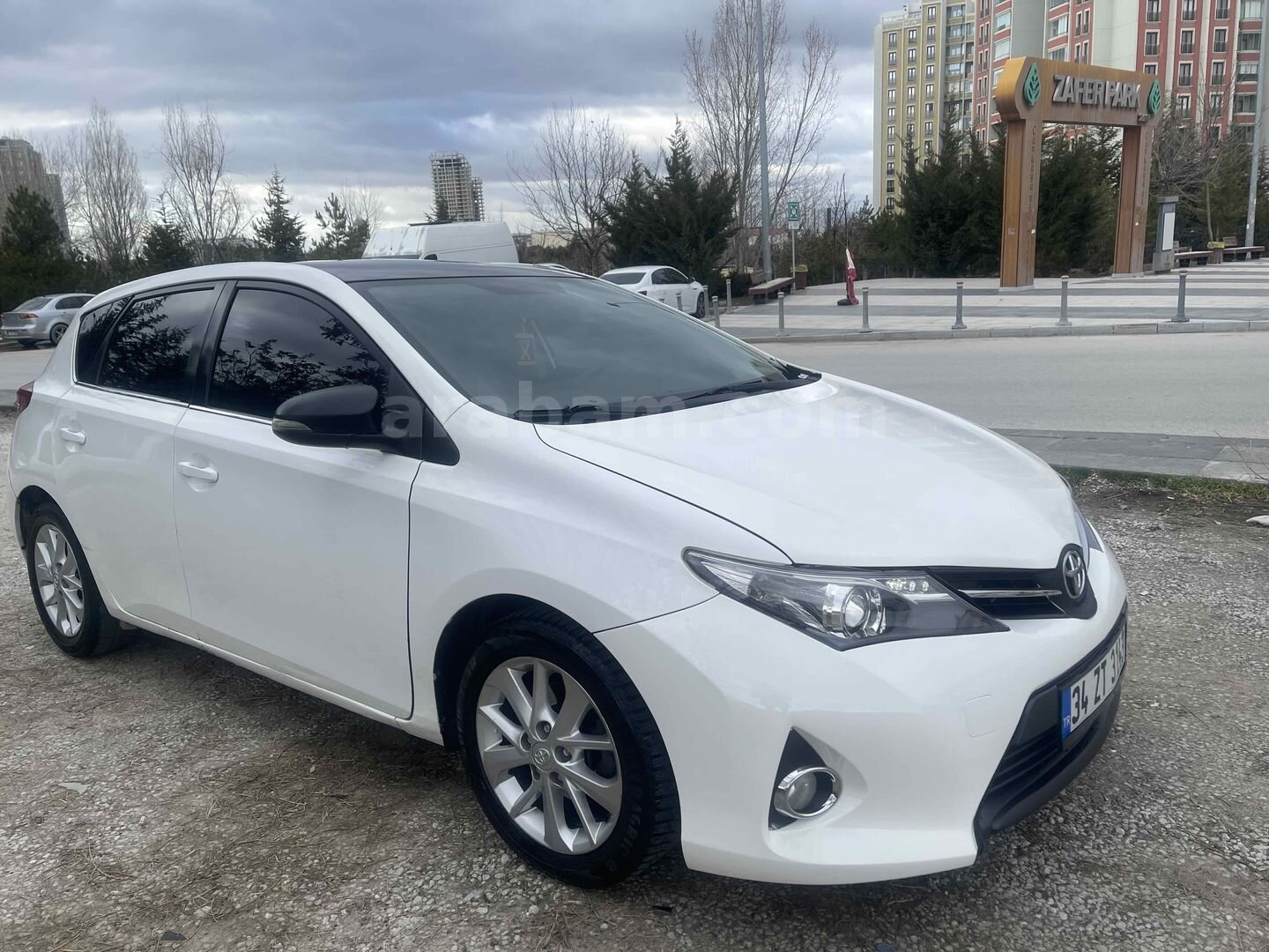 Sahibinden Toyota Auris 1.4 D-4D Active Skypack 2013 Model Ankara 340.000 km Beyaz 2